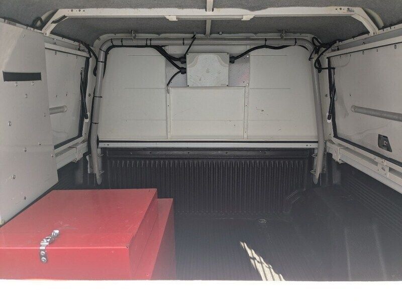 Image 4/4