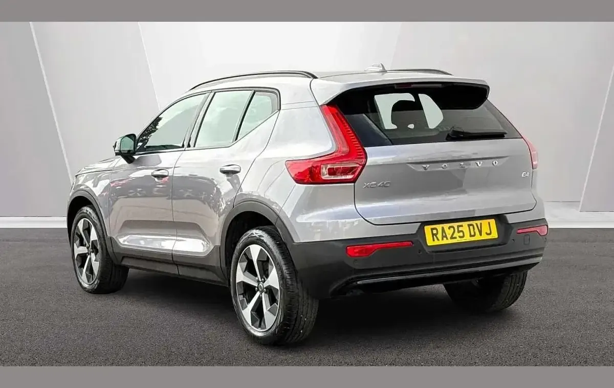 Used Volvo XC40 Plus 194 HP (142 kW) 2025 Silver SUV