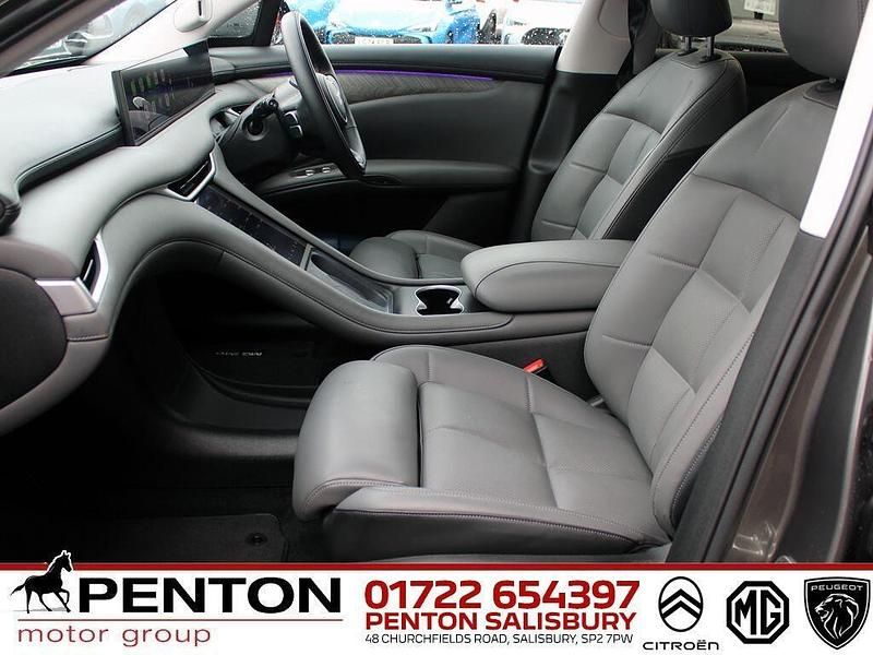 Used MG IM6 553 kW (752 HP) 2025 Silver SUV