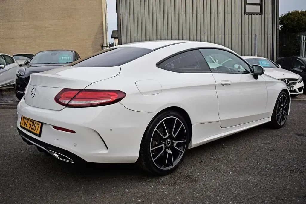 Used Mercedes C300 AMG line 258 HP (189 kW) 2018 White Coupe