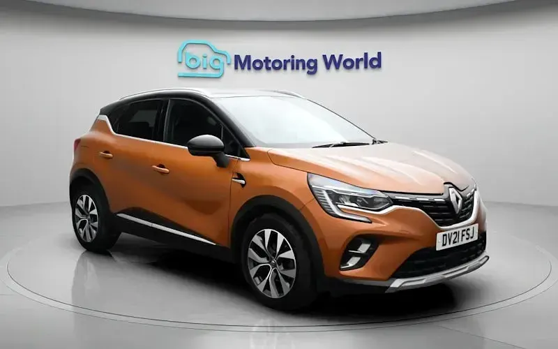 Used Renault Captur Version S 91 HP (66 kW) 2021 Orange/black SUV