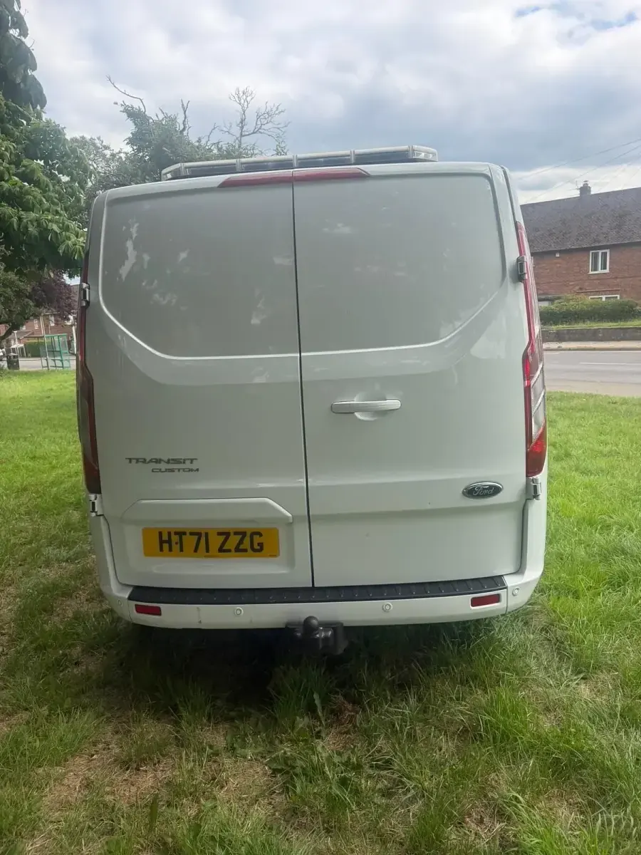 Used Ford Transit Custom Limited 130 HP (95 kW) 2022 White Van
