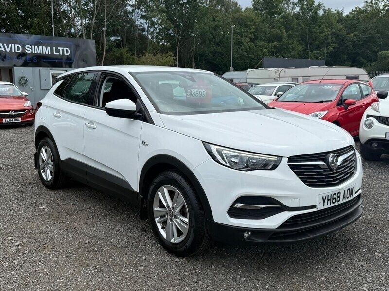 White Used 2018 Vauxhall Grandland X S SUV | £8,199 (Good price) - Image 1/4