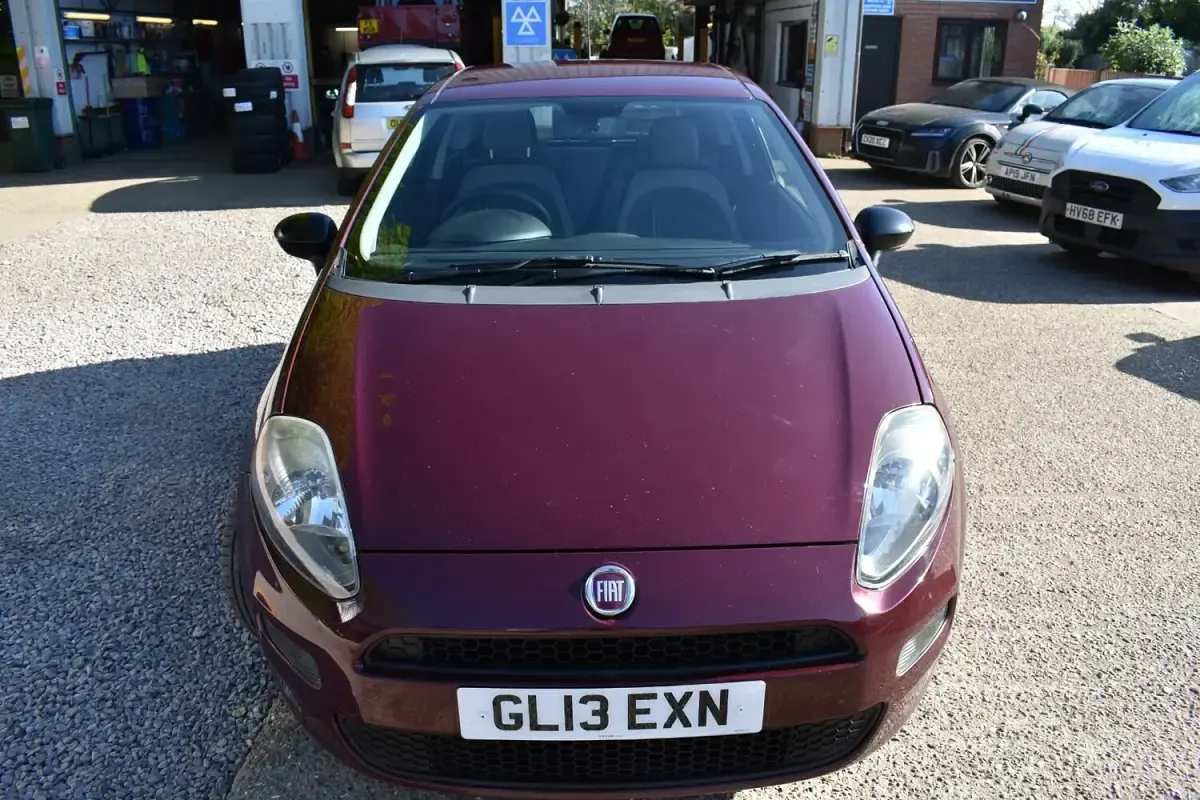 Used Fiat Punto Easy 77 HP (56 kW) 2013 Red Hatchback