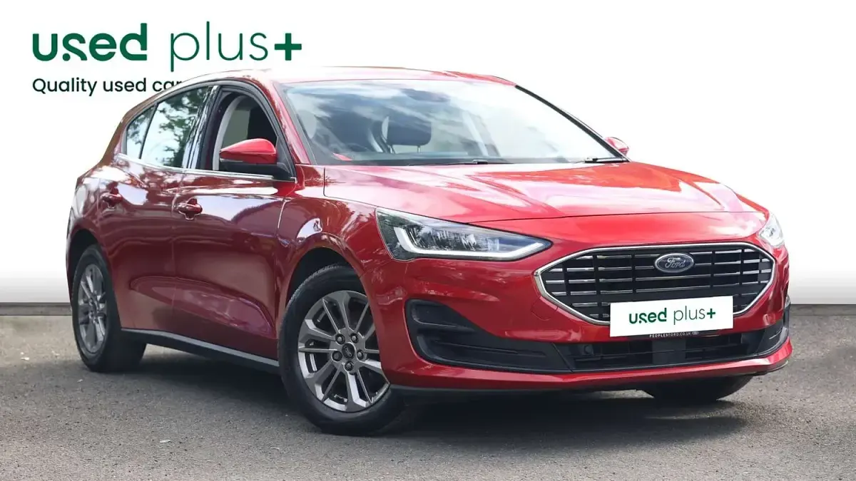 Used Ford Focus Titanium 155 HP (114 kW) 2023 Red Hatchback