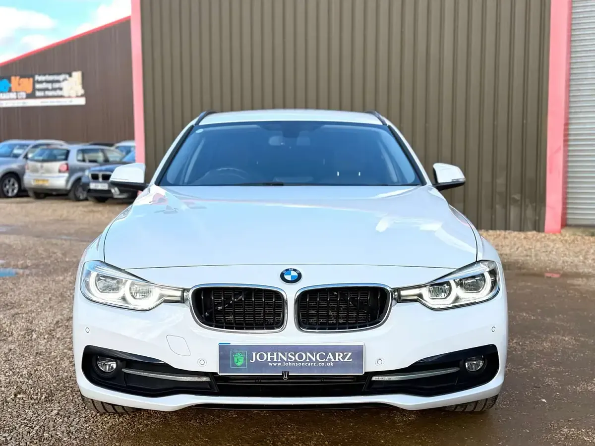 Used BMW 318 Sport Line 150 HP (110 kW) 2018 White Estate