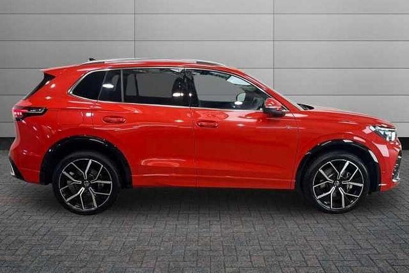 Used VW Tiguan R-line 272 HP (200 kW) 2025 Red SUV