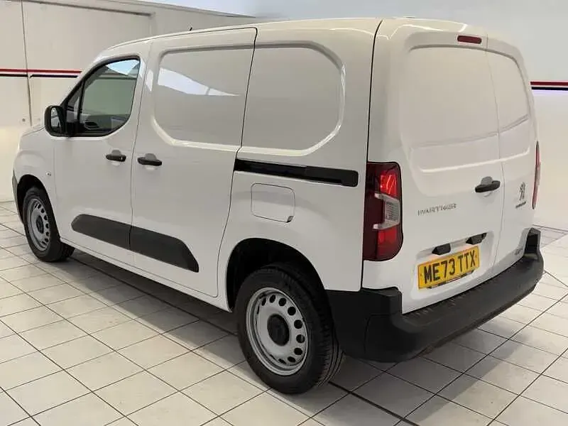 Used Peugeot Partner Premium 131 HP (96 kW) 2024 White MPV