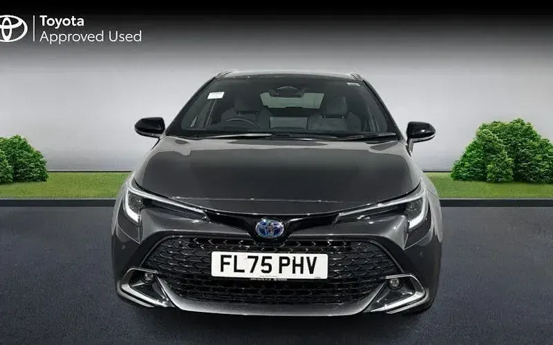 Used Toyota Corolla Design 140 HP (102 kW) 2025 Grey Estate