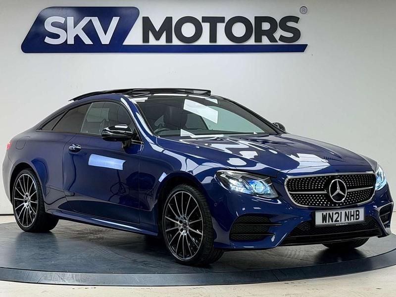 Used Mercedes E400 AMG Line Premium Plus 325 HP (239 kW) 2021 Blue Coupe
