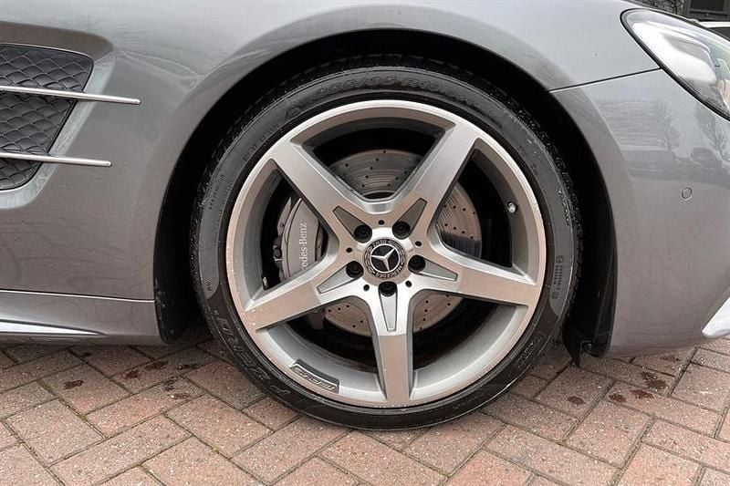 Used Mercedes SL400 AMG Line Premium 367 HP (269 kW) 2018 Selenite grey Cabriolet