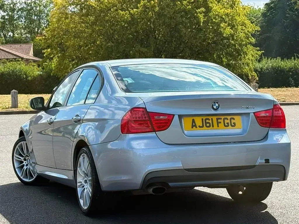 Used BMW 318 Performance 143 HP (105 kW) 2011 Blue Sedan