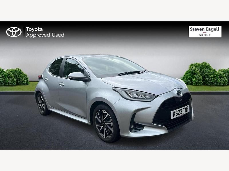 Silver Used 2023 Toyota Yaris Hybrid Design Hatchback | £16,130 (Good price) - Image 1/3