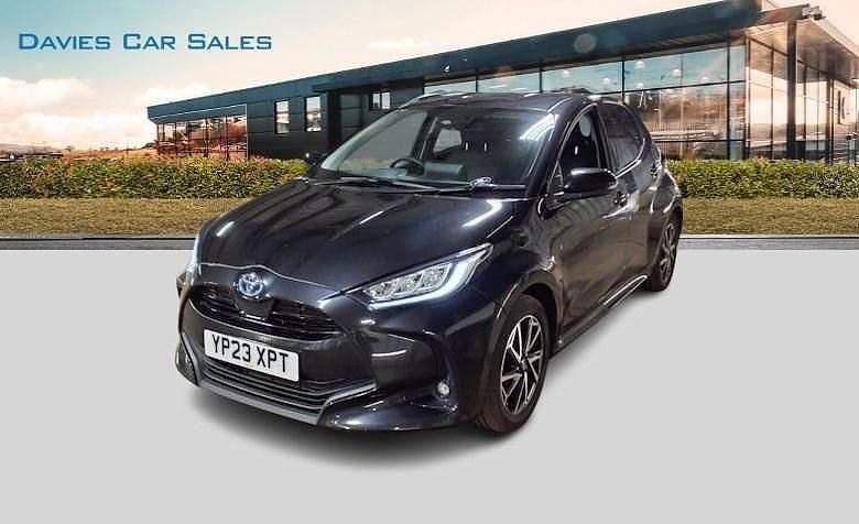 Used Toyota Yaris Design 116 HP (85 kW) 2023 Black Hatchback