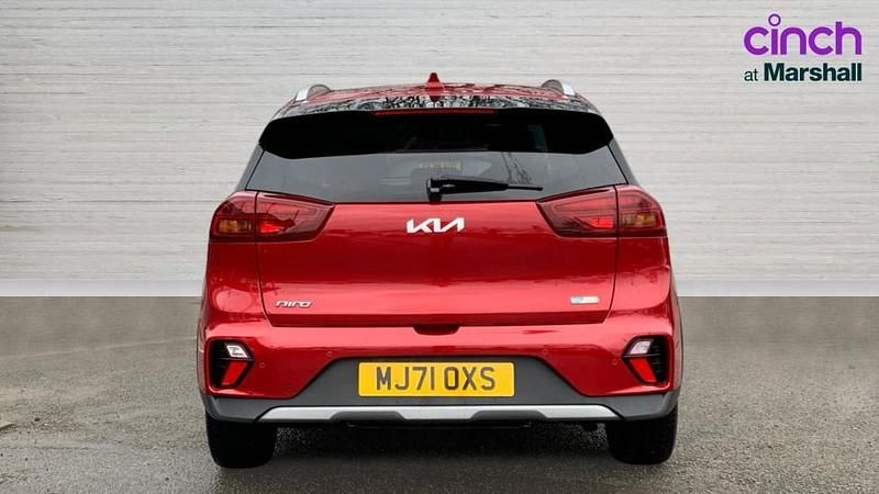 Used Kia Niro 139 HP (102 kW) 2021 Red SUV