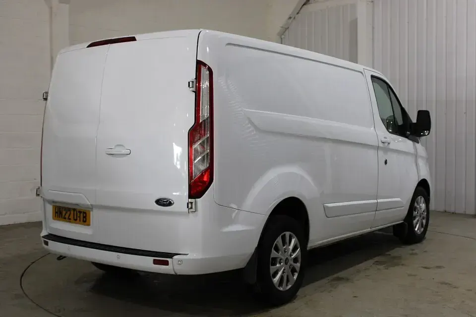 Used Ford Transit Custom Limited 130 HP (95 kW) 2022 White Van
