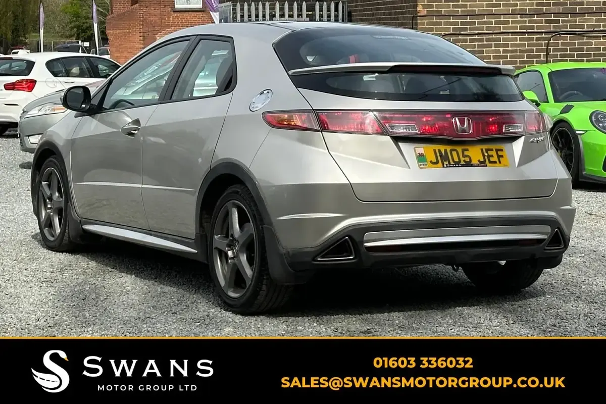 Used Honda Civic ES 140 HP (102 kW) 2007 Silver Hatchback