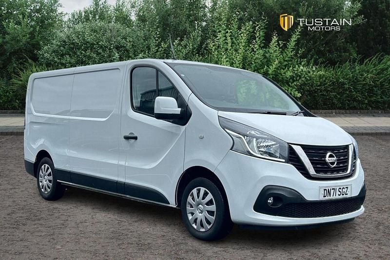 White Used 2021 Nissan NV300 Acenta Van | £13,999 (Fair price) - Image 1/4
