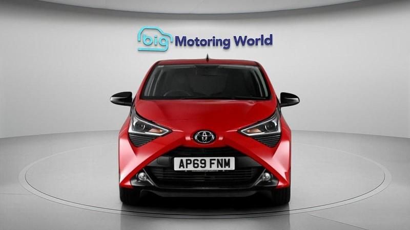Used Toyota Aygo Trend 71 HP (52 kW) 2020 Red Hatchback