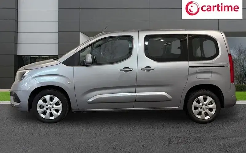 Used Vauxhall Combo S 131 HP (96 kW) 2020 Grey MPV