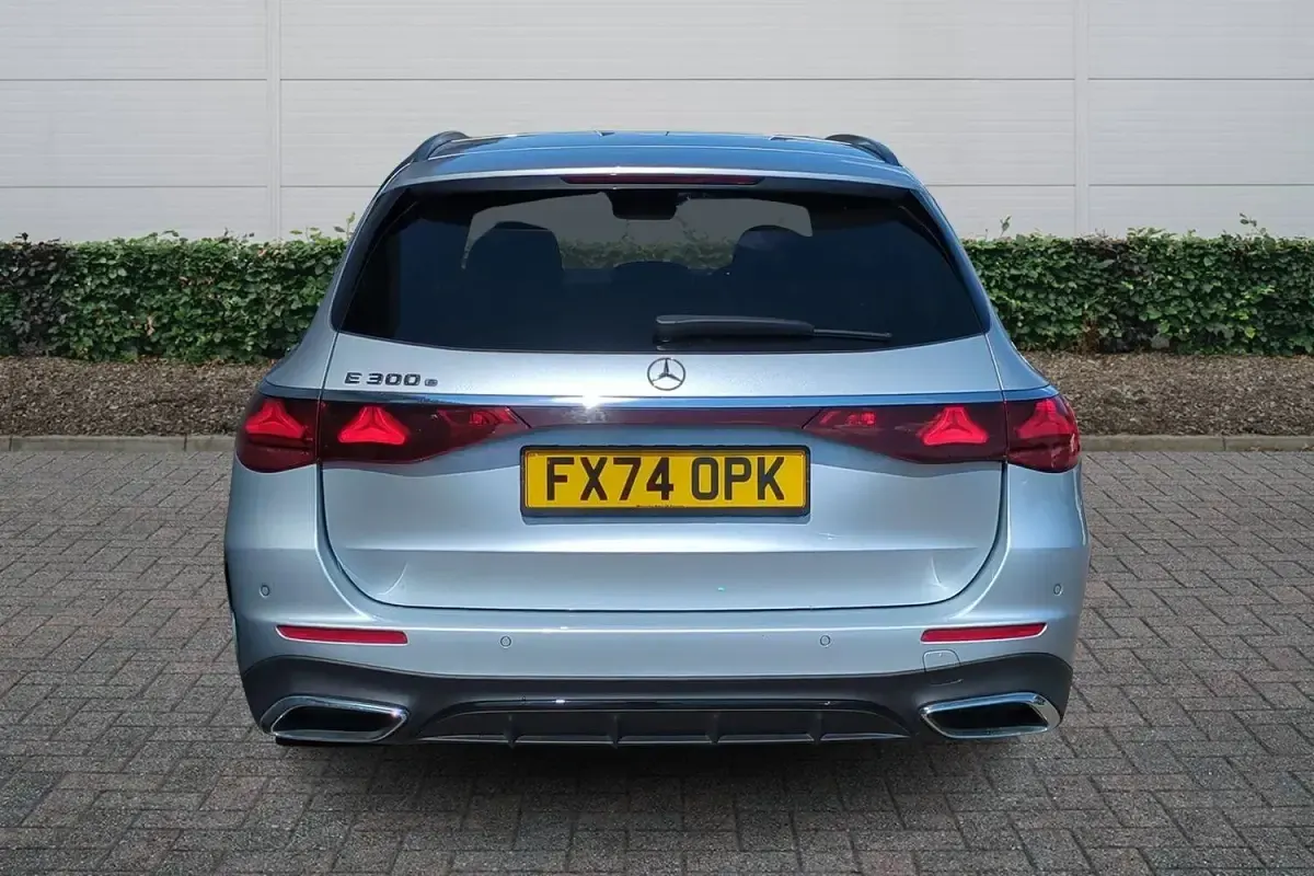 Used Mercedes E300 Urban 313 HP (230 kW) 2025 Silver Estate