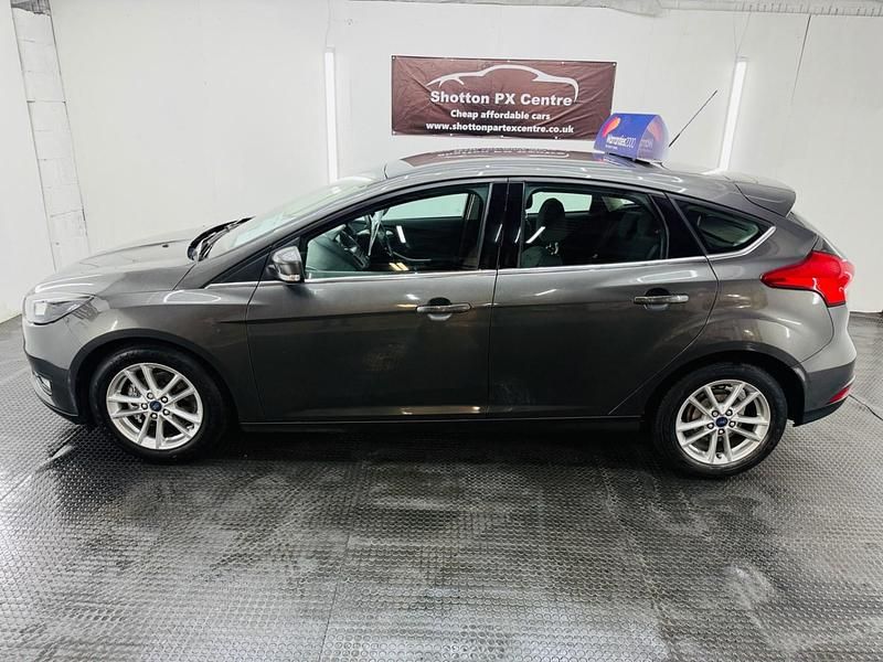 Used Ford Focus Zetec 2016 Grey Hatchback