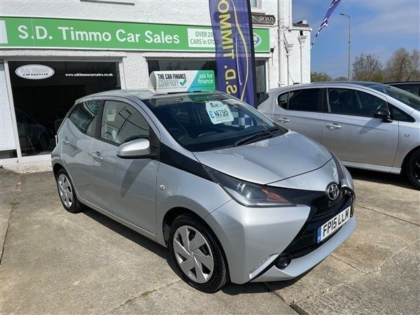 Silver Used 2015 Toyota Aygo X-play Hatchback | £4,795 (Fair price) - Image 1/1