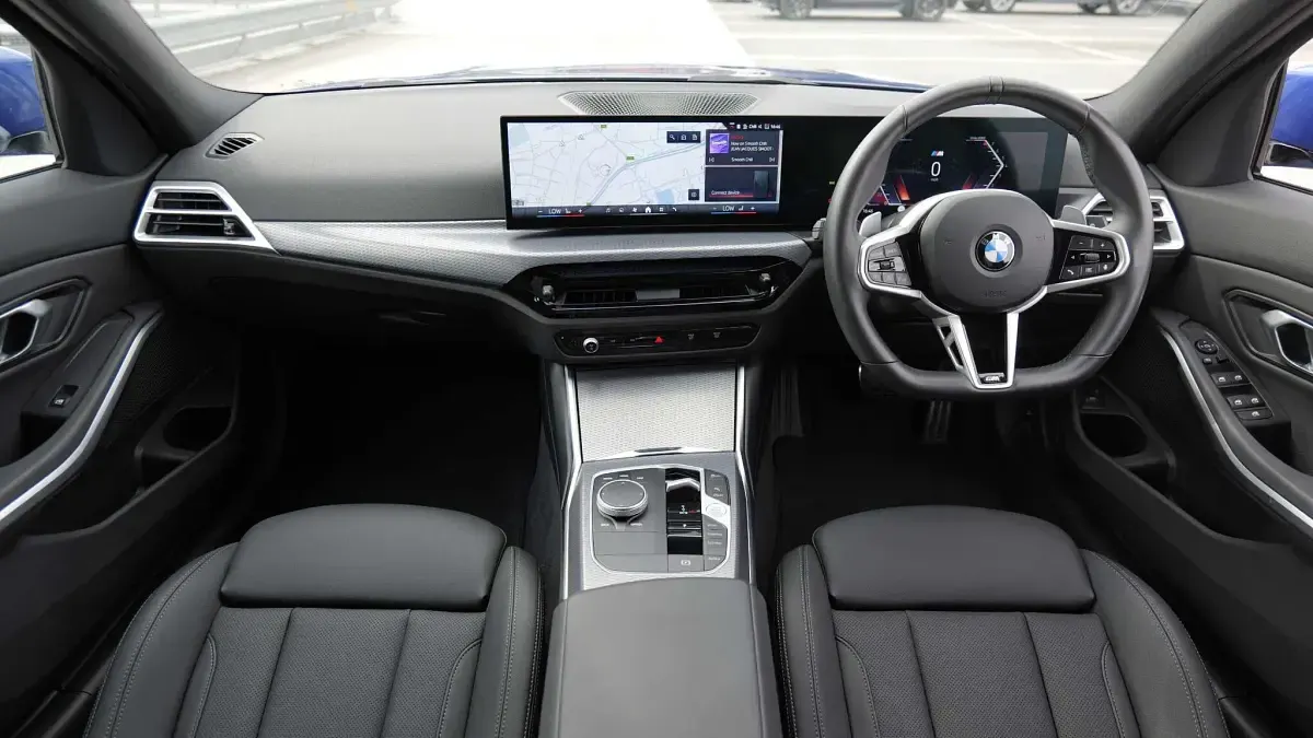 Used BMW 320 M Sport 181 HP (133 kW) 2025 Blue Estate
