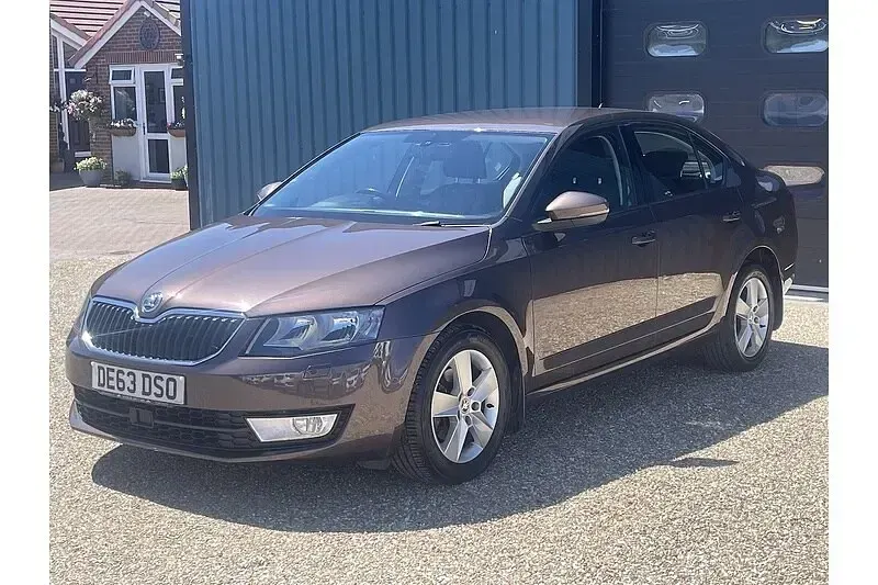 Used Skoda Octavia Elegance 2013 Brown Hatchback