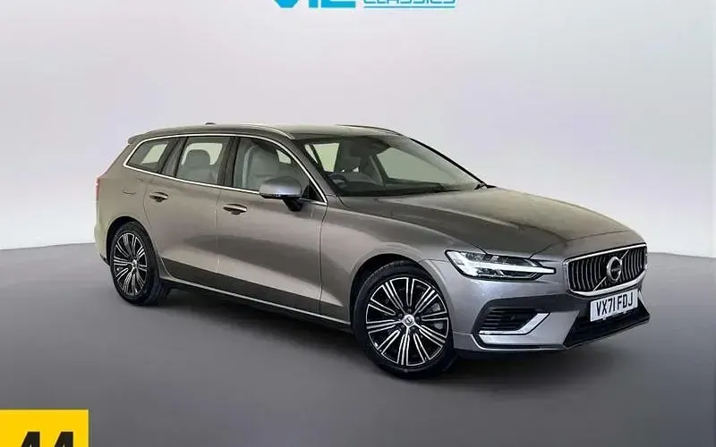 Used Volvo V60 Inscription 303 HP (222 kW) 2021 Estate