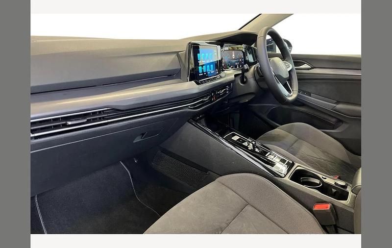 Used VW Golf VIII Style 130 HP (95 kW) 2023 Blue Hatchback