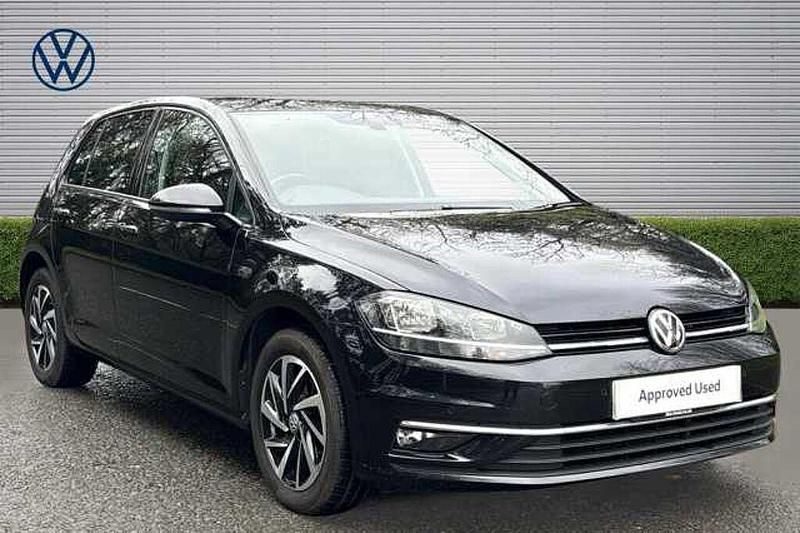 Used VW Golf VII Match 115 HP (84 kW) 2019 Deep black pearlescent
