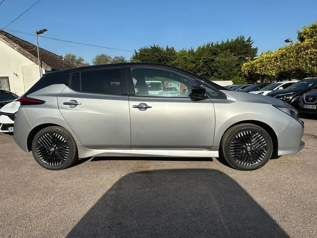 Used Nissan Leaf N-Connecta 110 kW (150 HP) 2023 Silver Hatchback