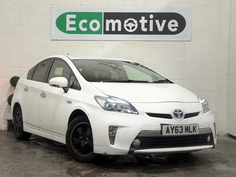 White Used 2013 Toyota Prius Hatchback | £3,995 (Fair price) - Image 1/4