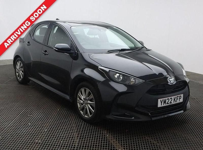 Black Used 2022 Toyota Yaris Hatchback | £15,200 (Good price) - Image 1/4