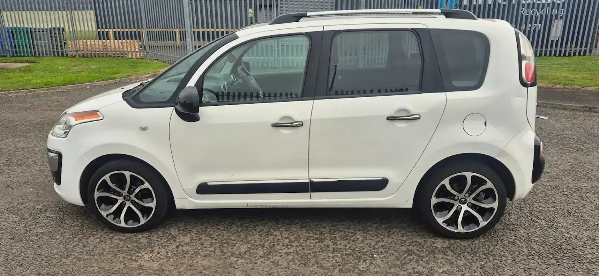 Used Citroën C3 Picasso Platinum 2016 White MPV