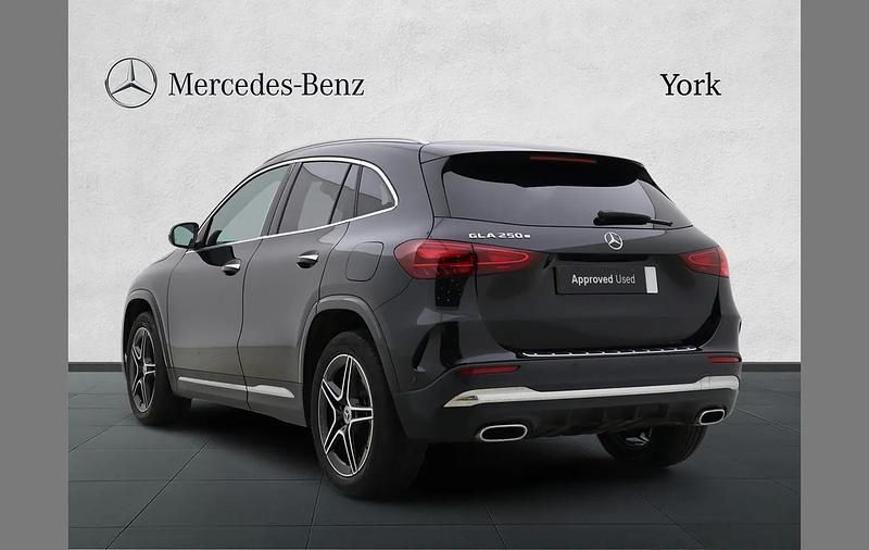 Used Mercedes GLA250 Executive 214 HP (157 kW) 2025 Black SUV