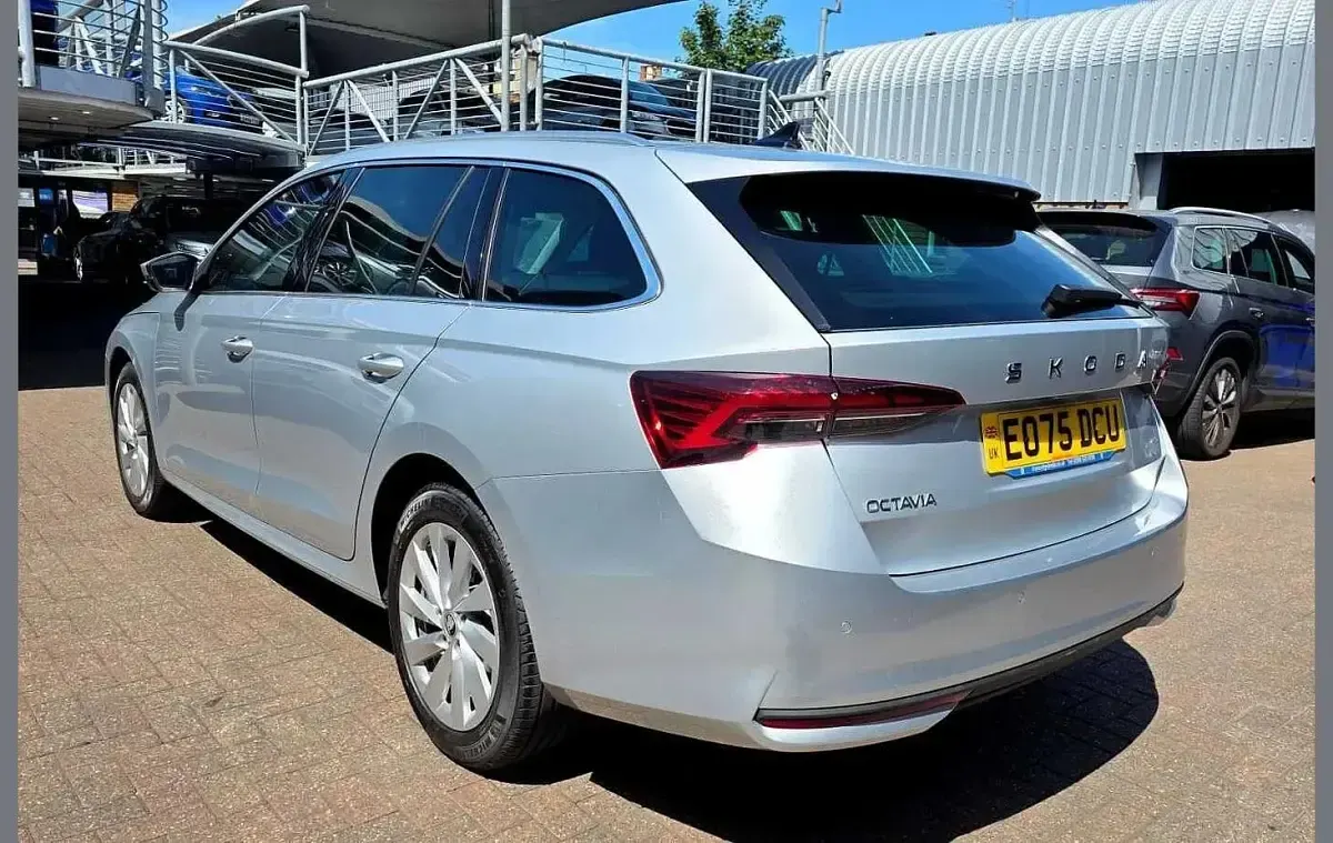 New Skoda Octavia SE L 147 HP (108 kW) 2025 Silver Estate