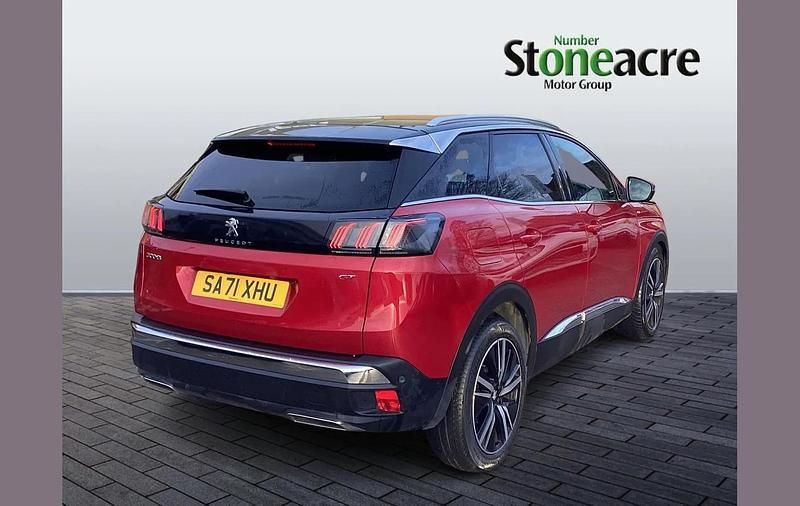 Used Peugeot 3008 Premium 128 HP (94 kW) 2021 Red SUV