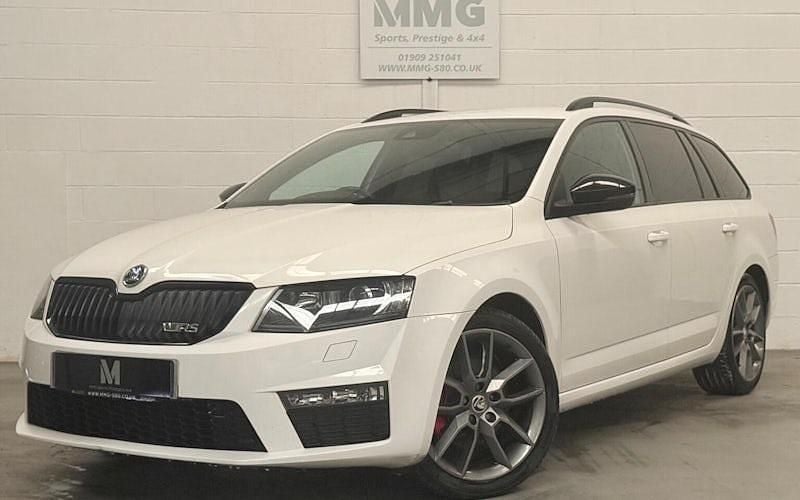 Used Skoda Octavia vRS 184 HP (135 kW) 2016 White Hatchback