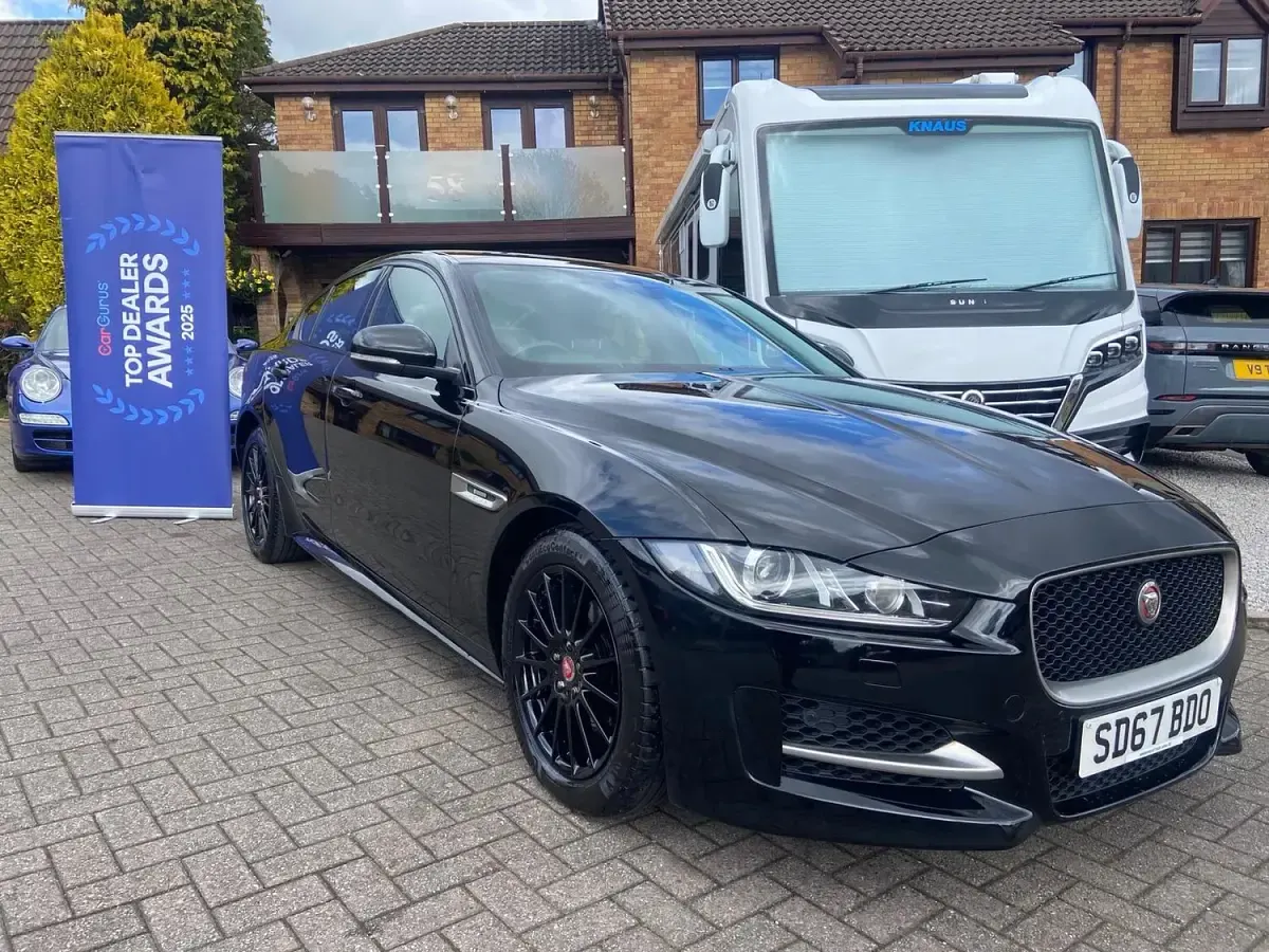 Used Jaguar XE R-Sport 163 HP (119 kW) 2017 Black Sedan
