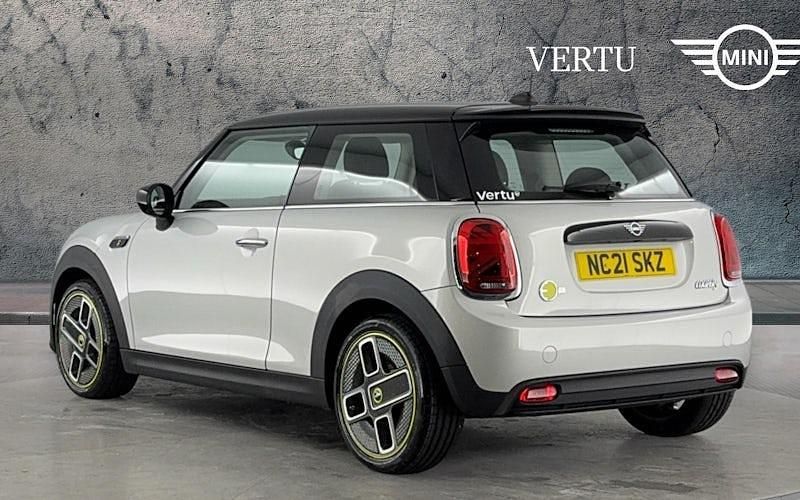 Used Mini Cooper Level 1 135 kW (184 HP) 2023 Hatchback