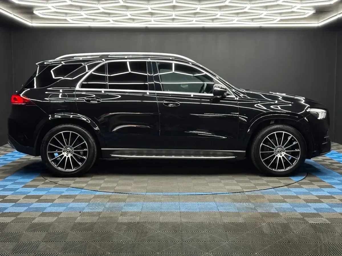 Begagnad Mercedes GLE400 AMG line 2022 Svart Kombi