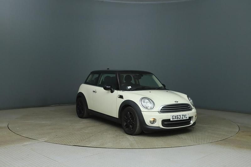 White Used 2013 Mini Cooper Hatch Hatchback | £1,495 - Image 1/4