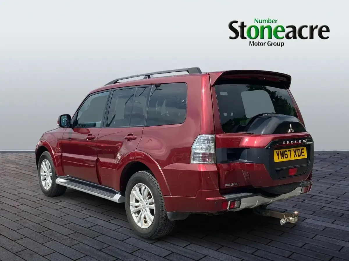 Used Mitsubishi Shogun 187 HP (137 kW) 2018 Red SUV