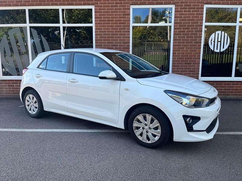White Used 2022 Kia Rio Hatchback | £9,600 (Good price) - Image 1/4