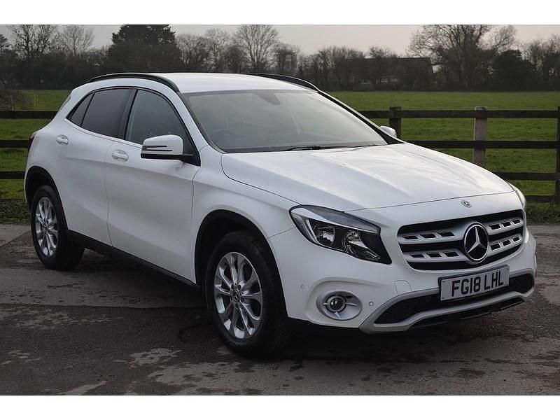 White Used 2018 Mercedes 200 Executive Estate | £13,289 (Good price) - Image 1/3