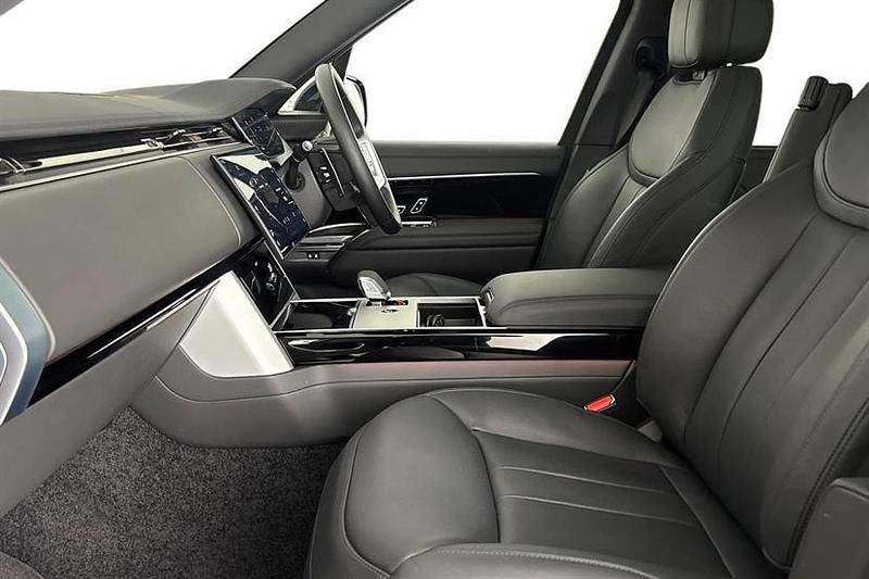 Used Land Rover Range Rover HSE 400 HP (294 kW) 2025 Santorini black SUV