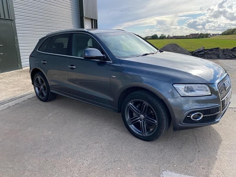 Grey Used 2017 Audi Q5 S-line plus SUV | £12,995 (Fair price) - Image 1/4