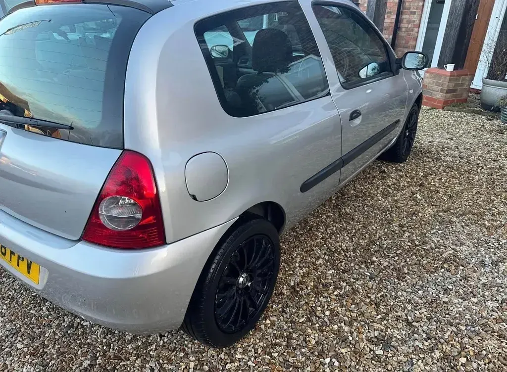 Used Renault Clio Campus 60 HP (44 kW) 2008 Silver Hatchback